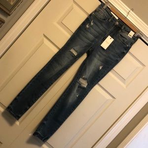NWT. Judy blue high waist skinny Jean with embroidered pockets. 3/26